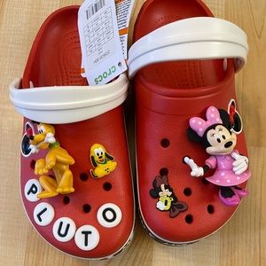 Crocs women’s size 7. Kids size 5